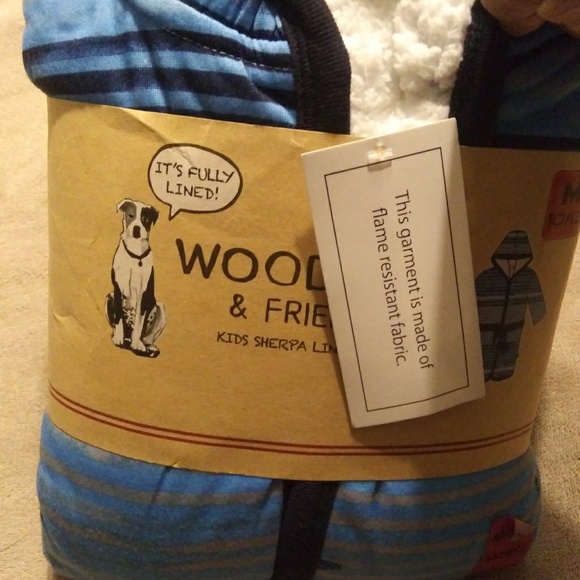 Robe - Picture 4 of 8